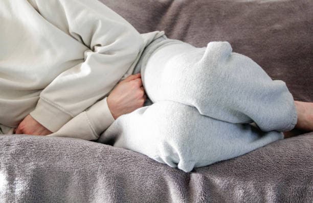 Endométriose : pourquoi la douleur peut persister même après une opération (et ce qui m’a aidée)